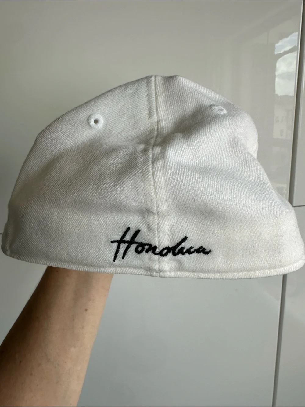 210 Fitted Hawaiian Islands Hat Cap White Black Size 7 1/4- 7 5/8 Hawaii